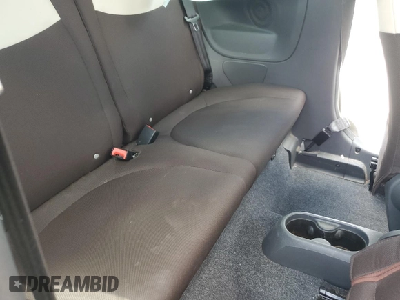 2015 FIAT 500 Pop with VIN 3C3CFFDR2FT501947, listed as a Copart auction lot 58386745 with 75,576 mi miles and Clean title. Bid and sale history available at DreamBid. Image 10.