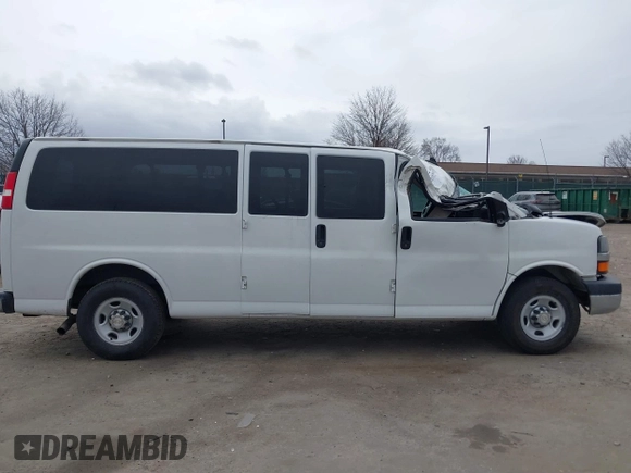2016 Chevrolet Express Passenger LT with VIN 1GAZGPFG2G1202352, listed as a IAAI auction lot 41699012 with Not provided miles and . Bid and sale history available at DreamBid. Image 12.