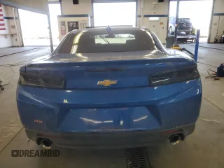2017 Chevrolet Camaro 2LT z VIN 1G1FD1RS8H0117855, wystawiony jako Copart lot #58581245 z przebiegiem Nie podano mil oraz Szkoda całkowita • Salvage title. Historia ofert i sprzedaży dostępna na DreamBid. Obrazek 6.