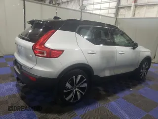 2021 Volvo XC40 z VIN YV4ED3UR6M2451820, wystawiony jako Copart lot #54514045 z przebiegiem 44 274 mil mil oraz Tytuł czysty. Historia ofert i sprzedaży dostępna na DreamBid. Obrazek 3.