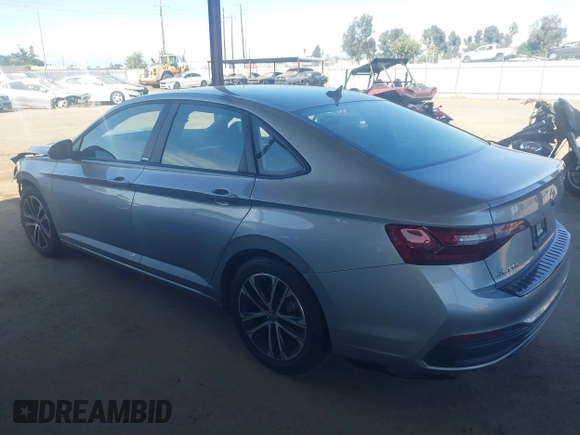 2023 Volkswagen Jetta Sport z VIN 3VWBM7BU9PM016451, wystawiony jako IAAI lot #42266646 z przebiegiem 29 203 mil mil oraz . Historia ofert i sprzedaży dostępna na DreamBid. Obrazek 3.