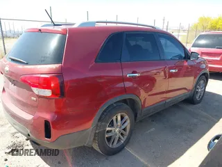 2014 Kia Sorento LX with VIN 5XYKT4A6XEG483251, listed as a IAAI auction lot 41987309 with 237,559 mi miles. Bid and sale history available at carsss.com. Image 4.