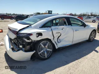 2024 Mercedes-Benz EQE 350+ z VIN W1KEG2BB4RF060472, wystawiony jako Copart lot #48730115 z przebiegiem 1 090 mil mil oraz Szkoda całkowita • Salvage title. Historia ofert i sprzedaży dostępna na DreamBid. Obrazek 3.
