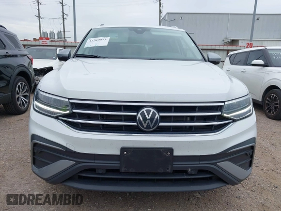 2024 Volkswagen Tiguan Wolfsburg Edition with VIN 3VV5B7AXXRM233917, listed as a IAAI auction lot 42780573 with 11,983 mi miles and . Bid and sale history available at DreamBid. Image 12.