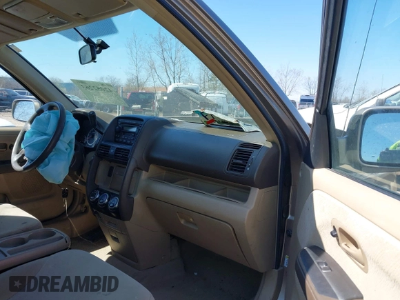 2006 Honda CR-V EX with VIN JHLRD78876C024692, listed as a IAAI auction lot 42052263 with 220,214 mi miles and . Bid and sale history available at carsss.com. Image 5.