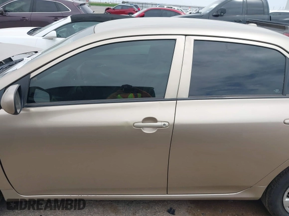 2010 Toyota Corolla z VIN 1NXBU4EE3AZ298252, wystawiony jako IAAI lot #42024838 z przebiegiem 260 162 mil mil oraz . Historia ofert i sprzedaży dostępna na DreamBid. Obrazek 14.