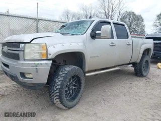 2011 Chevrolet Silverado 2500HD LT with VIN 1GC1KXCG0BF129405, listed as a IAAI auction lot 41329272 with 181,805 mi miles. Bid and sale history available at carsss.com. Image 18.
