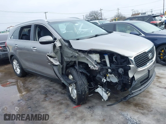 2018 Kia Sorento LX with VIN 5XYPGDA3XJG407247, listed as a IAAI auction lot 41639631 with 127,327 mi miles. Bid and sale history available at carsss.com. Image 1.