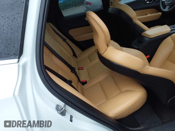 2020 Volvo XC60 Momentum z VIN YV4102DK8L1522348, wystawiony jako IAAI lot #41729535 z przebiegiem 43 833 mil mil oraz . Historia ofert i sprzedaży dostępna na DreamBid. Obrazek 8.