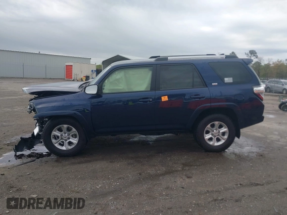 2022 Toyota 4Runner SR5 with VIN JTEMU5JR0N6028851, listed as a IAAI auction lot 41972880 with 38,484 mi miles and . Bid and sale history available at DreamBid. Image 14.
