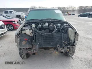 1998 GMC Sonoma with VIN 1GTCS1442W8521368, listed as a IAAI auction lot 41225556 with 108,201 mi miles. Bid and sale history available at carsss.com. Image 6.