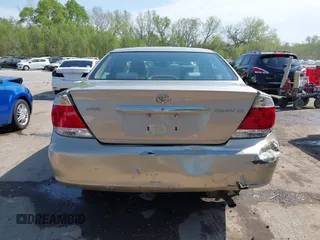 2006 Toyota Camry STD with VIN 4T1BE32K16U680241, listed as a IAAI auction lot 42002721 with 188,867 mi miles. Bid and sale history available at carsss.com. Image 16.