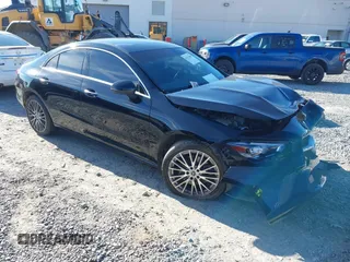 2023 Mercedes-Benz CLA 250 z VIN W1K5J4GB3PN352705, wystawiony jako IAAI lot #41271800 z przebiegiem 66 609 mil mil oraz . Historia ofert i sprzedaży dostępna na DreamBid. Obrazek 1.