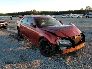 2020 Chrysler 300 S z VIN 2C3CCABG1LH255488, wystawiony jako Copart lot #83475054 z przebiegiem 98 252 mil mil oraz Szkoda całkowita • Salvage title. Historia ofert i sprzedaży dostępna na DreamBid. Obrazek 11.