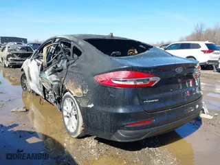 2020 Ford Fusion SE with VIN 3FA6P0HD7LR107196, listed as a IAAI auction lot 41664717 with 118,011 mi miles. Bid and sale history available at carsss.com. Image 3.