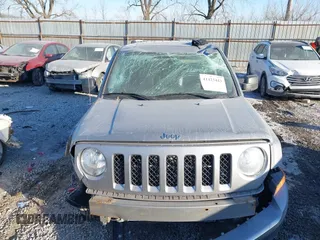 2016 Jeep Patriot Latitude with VIN 1C4NJRFB2GD647292, listed as a IAAI auction lot 41423443 with 88,905 mi miles and . Bid and sale history available at carsss.com. Image 11.