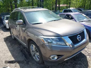 2013 Nissan Pathfinder S with VIN 5N1AR2MM1DC678629, listed as a IAAI auction lot 42063115 with 192,096 mi miles. Bid and sale history available at carsss.com. Image 1.