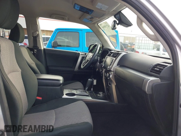 2021 Toyota 4Runner SR5 with VIN JTEMU5JR1M5937878, listed as a IAAI auction lot 42130560 with 85,547 mi miles and . Bid and sale history available at DreamBid. Image 5.