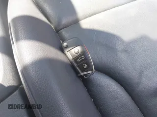 2015 Audi Q3 Premium Plus z VIN WA1EFCFS7FR012210, wystawiony jako IAAI lot #42771683 z przebiegiem 229 799 mil mil oraz . Historia ofert i sprzedaży dostępna na DreamBid. Obrazek 11.