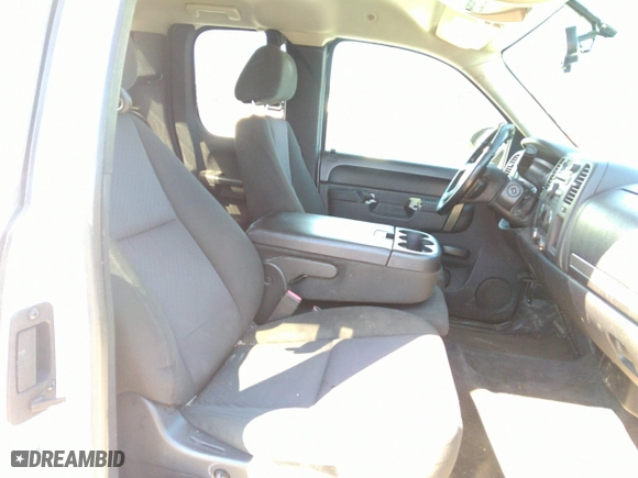 2013 Chevrolet Silverado 1500 LT with VIN 1GCRCSE0XDZ278084, listed as a IAAI auction lot 41826461 with 293,696 mi miles. Bid and sale history available at carsss.com. Image 5.