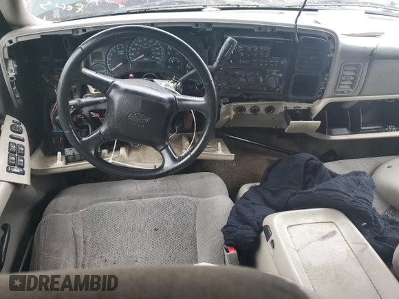 2002 Chevrolet Suburban LT with VIN 1GNFK16Z22J130446, listed as a Copart auction lot 70923804 with 316,258 mi miles and Clean Title. Bid and sale history available at carsss.com. Image 8.
