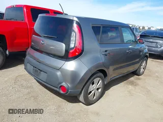 2016 Kia Soul with VIN KNDJN2A28G7264814, listed as a IAAI auction lot 41692394 with 105,867 mi miles. Bid and sale history available at carsss.com. Image 4.