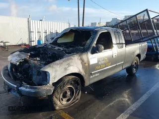 2001 Ford F-150 XL z VIN 1FTRX17W91NA11375, wystawiony jako IAAI lot #41399932 z przebiegiem Nie podano mil oraz . Historia ofert i sprzedaży dostępna na DreamBid. Obrazek 16.