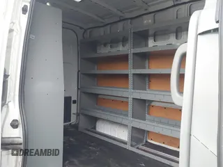 2019 Nissan NV Cargo SV z VIN 1N6BF0LY6KN810650, wystawiony jako IAAI lot #42322570 z przebiegiem 119 458 mil mil oraz . Historia ofert i sprzedaży dostępna na DreamBid. Obrazek 8.