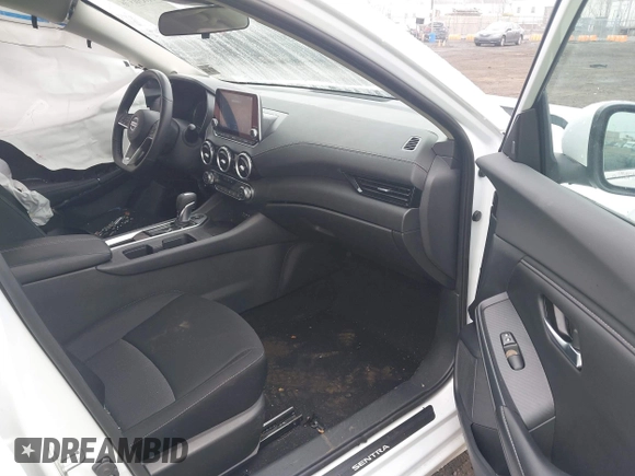 2022 Nissan Sentra SV z VIN 3N1AB8CV3NY307506, wystawiony jako IAAI lot #41830376 z przebiegiem 6 899 mil mil oraz . Historia ofert i sprzedaży dostępna na DreamBid. Obrazek 5.