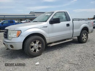 2010 Ford F-150 XL z VIN 1FTMF1EW3AKA77213, wystawiony jako Copart lot #53527175 z przebiegiem 111 007 mil mil oraz Szkoda całkowita • Salvage title. Historia ofert i sprzedaży dostępna na DreamBid. Obrazek 1.