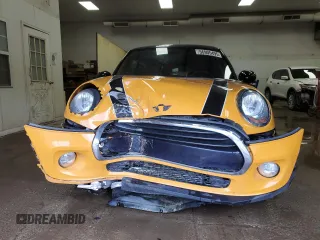 2017 MINI Hardtop Cooper с VIN WMWXP5C38H3C64588, выставлен на аукционе Copart как лот 56905495 с пробегом 49 401 миль миль и Чистый • Clean title. История ставок и продаж доступна на DreamBid. Изображение 5.