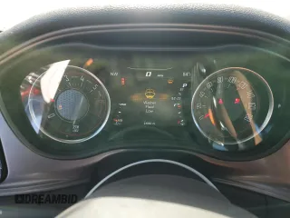 2023 Dodge Challenger R/T Scat Pack z VIN 2C3CDZFJ8PH542866, wystawiony jako Copart lot #56334295 z przebiegiem 23 886 mil mil oraz Szkoda całkowita • Salvage title. Historia ofert i sprzedaży dostępna na DreamBid. Obrazek 9.