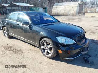 2013 Mercedes-Benz S-Class S 550 with VIN WDDNG9EB3DA499477, listed as a IAAI auction lot 41590018 with 64,547 mi miles. Bid and sale history available at carsss.com. Image 1.