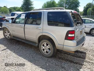 2007 Ford Explorer XLT z VIN 1FMEU63E27UA84955, wystawiony jako IAAI lot #42188664 z przebiegiem 162 939 mil mil oraz . Historia ofert i sprzedaży dostępna na DreamBid. Obrazek 3.