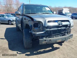 2006 Toyota Sequoia Limited with VIN 5TDBT48A76S261359, listed as a IAAI auction lot 41897236 with 263,938 mi miles. Bid and sale history available at carsss.com. Image 17.