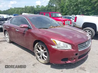2013 Nissan Maxima SV z VIN 1N4AA5AP5DC828131, wystawiony jako IAAI lot #42456653 z przebiegiem 282 462 mil mil oraz . Historia ofert i sprzedaży dostępna na DreamBid. Obrazek 1.