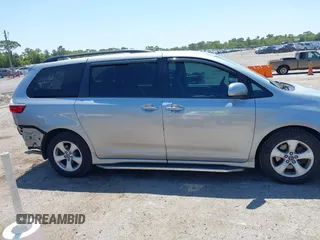 2018 Toyota Sienna LE Auto Access Seat with VIN 5TDKZ3DC0JS940186, listed as a IAAI auction lot 41991827 with 80,071 mi miles and . Bid and sale history available at DreamBid. Image 14.