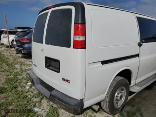 2019 GMC Savana Cargo Van with VIN 1GTW7AFG5K1256647, listed as a Copart auction lot 76400634 with 35,729 mi miles and Non Repairable. Bid and sale history available at carsss.com. Image 6.