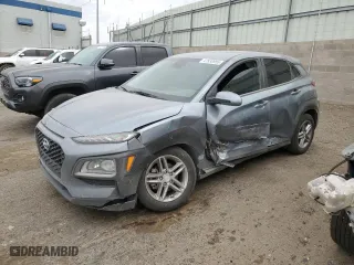 2020 Hyundai Kona SE with VIN KM8K12AAXLU501821, listed as a Copart auction lot 47830955 with 43,142 mi miles and Salvage Title. Bid and sale history available at carsss.com. Image 1.