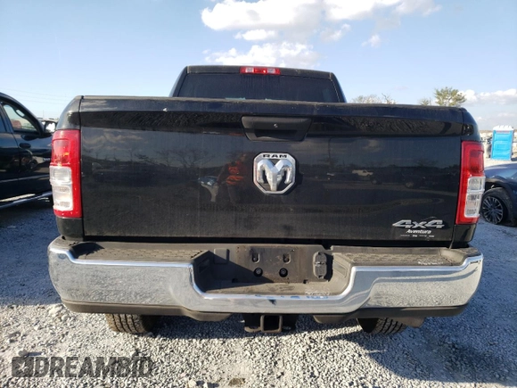 2021 Ram 2500 Tradesman with VIN 3C6UR5CLXMG694652, listed as a Copart auction lot 45122945 with 62,635 mi miles and Salvage Title. Bid and sale history available at carsss.com. Image 6.