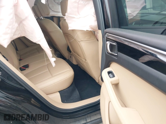 2020 Porsche Macan z VIN WP1AA2A55LLB10888, wystawiony jako IAAI lot #40971770 z przebiegiem 26 295 mil mil oraz . Historia ofert i sprzedaży dostępna na DreamBid. Obrazek 8.