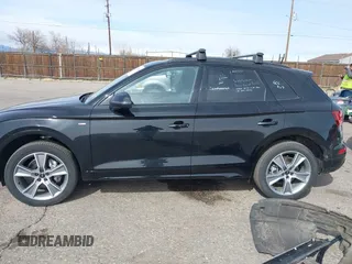 2025 Audi Q5 S line Premium z VIN WA1GAAFY9S2021963, wystawiony jako IAAI lot #41840606 z przebiegiem 6 900 mil mil oraz . Historia ofert i sprzedaży dostępna na DreamBid. Obrazek 15.