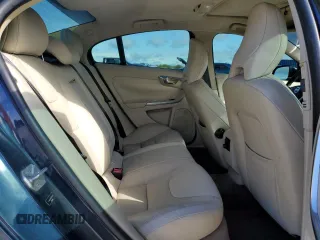 2014 Volvo S60 T5 z VIN YV1612FSXE1297575, wystawiony jako Copart lot #46664245 z przebiegiem 128 429 mil mil oraz Szkoda całkowita • Salvage title. Historia ofert i sprzedaży dostępna na DreamBid. Obrazek 10.