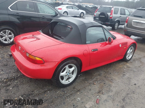 1996 BMW 3 Series Z3 1.9 z VIN 4USCH7323TLB69098, wystawiony jako IAAI lot #41557656 z przebiegiem 67 858 mil mil oraz . Historia ofert i sprzedaży dostępna na DreamBid. Obrazek 4.