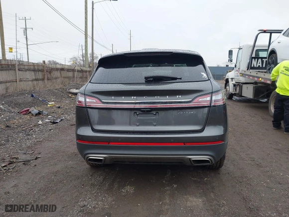 2019 Lincoln Nautilus Reserve with VIN 2LMPJ8L93KBL42922, listed as a IAAI auction lot 41202130 with 45,883 mi miles. Bid and sale history available at carsss.com. Image 17.