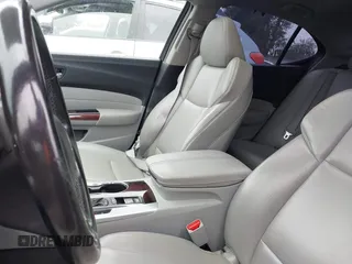 2017 Acura TLX z VIN 19UUB1F35HA010632, wystawiony jako IAAI lot #42433172 z przebiegiem 127 864 mil mil oraz . Historia ofert i sprzedaży dostępna na DreamBid. Obrazek 19.