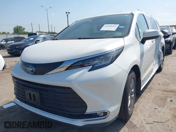 2021 Toyota Sienna XLE with VIN 5TDYRKEC6MS055675, listed as a IAAI auction lot 42044563 with 7,470 mi miles and . Bid and sale history available at DreamBid. Image 18.