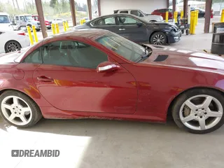 2008 Mercedes-Benz SLK 350 с VIN WDBWK56F58F176045, выставлен на аукционе IAAI как лот 42271253 с пробегом 111 908 миль миль и . История ставок и продаж доступна на DreamBid. Изображение 14.