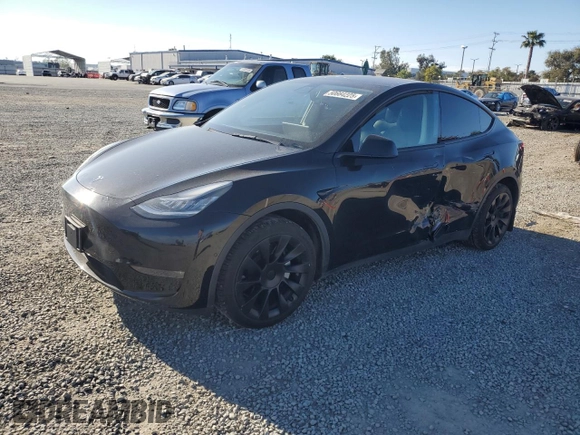 2021 Tesla Model Y Long Range z VIN 5YJYGDEE3MF092495, wystawiony jako Copart lot #50664225 z przebiegiem 72 947 mil mil oraz Szkoda całkowita • Salvage title. Historia ofert i sprzedaży dostępna na DreamBid. Obrazek 1.