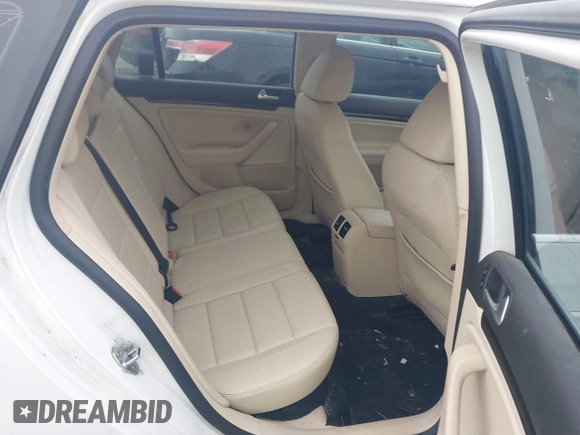 2014 Volkswagen Jetta TDI w/Sunroof & Nav with VIN 3VWPL7AJ1EM610321, listed as a IAAI auction lot 42701127 with 113,694 mi miles and . Bid and sale history available at DreamBid. Image 8.